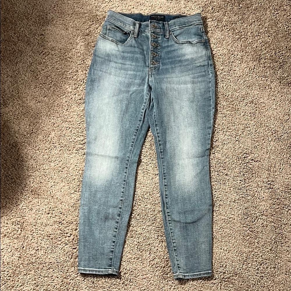 Never worn Lucky Brand women’s Jeans